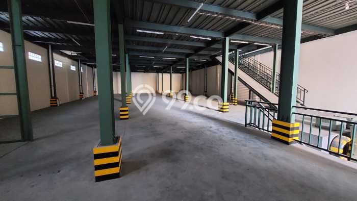 Unit Gudang Disewakan di Bandengan di Area Ramai & Strategis Unit Gudang Disewakan di Bandengan di Area Ramai & Strategis