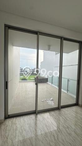 Sewa Rumah Nyaman LT 420m2 / LB 500m2 di Golf Island, Jakarta Utara Sewa Rumah Nyaman LT 420m2 / LB 500m2 di Golf Island, Jakarta Utara