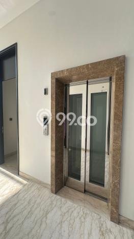 Sewa Rumah Nyaman LT 420m2 / LB 500m2 di Golf Island, Jakarta Utara Sewa Rumah Nyaman LT 420m2 / LB 500m2 di Golf Island, Jakarta Utara