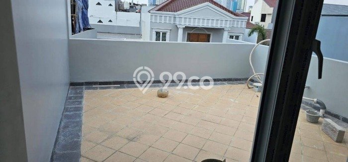 Rumah Elit LB 300m2 Siap Pakai Desain Elegan di Duri Kepa, Jakarta Barat Rumah Elit LB 300m2 Siap Pakai Desain Elegan di Duri Kepa, Jakarta Barat