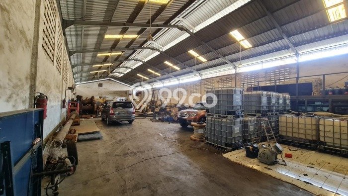 Unit Gudang Dijual di Jakarta Utara LT 1500m2 & LB 1320m2 Unit Gudang Dijual di Jakarta Utara LT 1500m2 & LB 1320m2