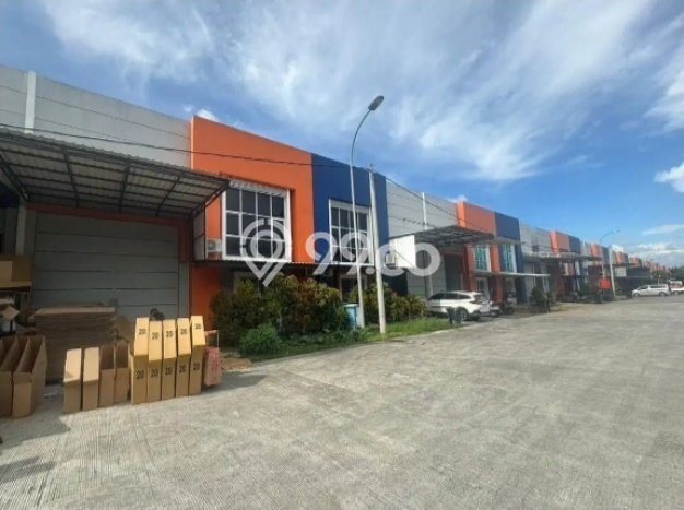 Untuk Dijual! Gudang di Pasar Kemis Tangerang LT 330m2 / LB 264m2 Kawasan Strategis Untuk Dijual! Gudang di Pasar Kemis Tangerang LT 330m2 / LB 264m2 Kawasan Strategis