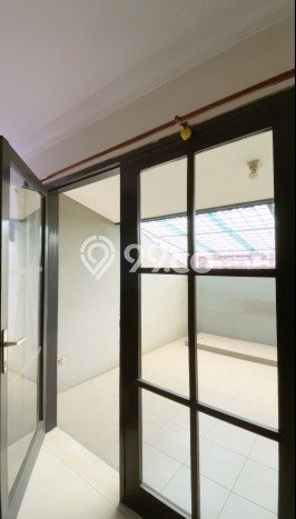 Rumah Luxury Modern Siap Huni di Meruya Jakarta Barat Rumah Luxury Modern Siap Huni di Meruya Jakarta Barat