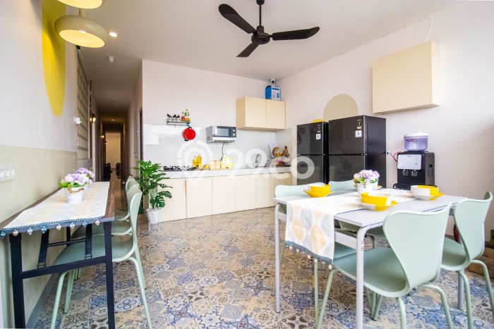 Kantor di Grogol, Luas 600m², Area Komersial, Jalan Utama Kantor di Grogol, Luas 600m², Area Komersial, Jalan Utama