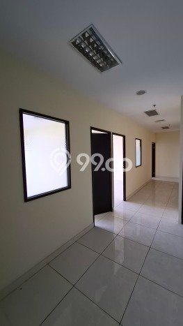 Unit Kantor Paling Strategis di Pancoran Jakarta Selatan dengan LB 669m2 Unit Kantor Paling Strategis di Pancoran Jakarta Selatan dengan LB 669m2