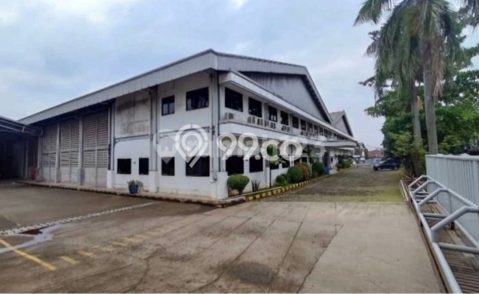 Unit Gudang Dijual di Gunung Putri Bogor Luas Bangunan 7920m2 Unit Gudang Dijual di Gunung Putri Bogor Luas Bangunan 7920m2