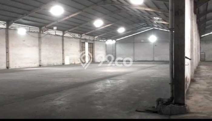 Gudang Disewa di Bekasi dengan LB 4000m2 Area Komersial Ramai Gudang Disewa di Bekasi dengan LB 4000m2 Area Komersial Ramai
