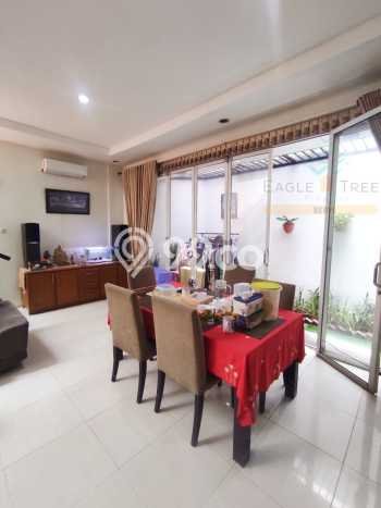Ready to Use! Premium House LT 217m2 Desain Elegan di Bintaro Ready to Use! Premium House LT 217m2 Desain Elegan di Bintaro