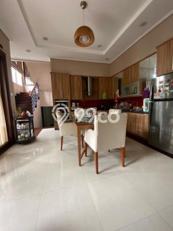 Hunian Elit LB 350m2 Siap Pakai Desain Elegan di Bintaro, Tangerang Selatan Hunian Elit LB 350m2 Siap Pakai Desain Elegan di Bintaro, Tangerang Selatan