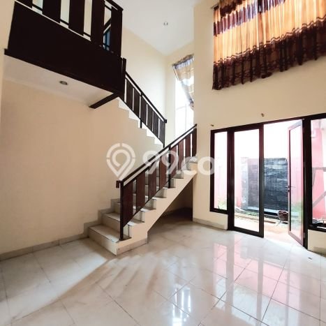 Rumah Luas Asri 3 KT Siap Pakai di Graha Raya Tangerang Rumah Luas Asri 3 KT Siap Pakai di Graha Raya Tangerang