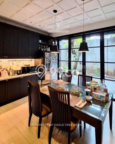 Ready to Use! Luxury House LT 203m2 Desain Elegan di Bintaro Ready to Use! Luxury House LT 203m2 Desain Elegan di Bintaro