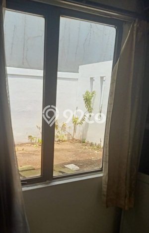 Rumah Elit LB 90m2 Siap Huni Desain Elegan di Graha Raya, Tangerang Selatan Rumah Elit LB 90m2 Siap Huni Desain Elegan di Graha Raya, Tangerang Selatan