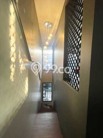 For Sale! Luxury House LT 231m2 Desain Elegan di Graha Raya For Sale! Luxury House LT 231m2 Desain Elegan di Graha Raya