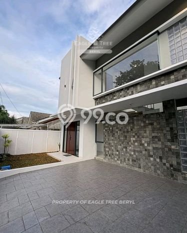 Rumah Mewah Dijual LT 140m2 di BSD, Tangerang Selatan Rumah Mewah Dijual LT 140m2 di BSD, Tangerang Selatan