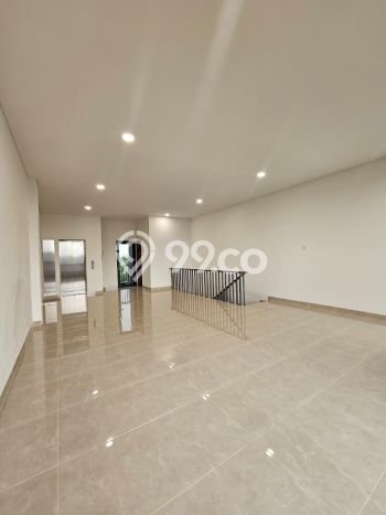 Disewakan Ruko di Kawasan Ramai BSD Luas 698m2 Disewakan Ruko di Kawasan Ramai BSD Luas 698m2