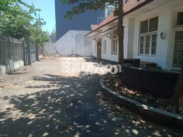 Sewa Rumah Nyaman di Surabaya Kota LT 757m2 / LB 425m2 Siap Huni Sewa Rumah Nyaman di Surabaya Kota LT 757m2 / LB 425m2 Siap Huni