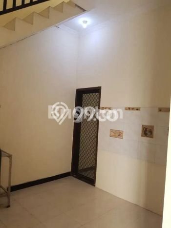 Rumah Mewah LB 180m2 Siap Pakai Desain Elegan di Citraland, Surabaya Rumah Mewah LB 180m2 Siap Pakai Desain Elegan di Citraland, Surabaya