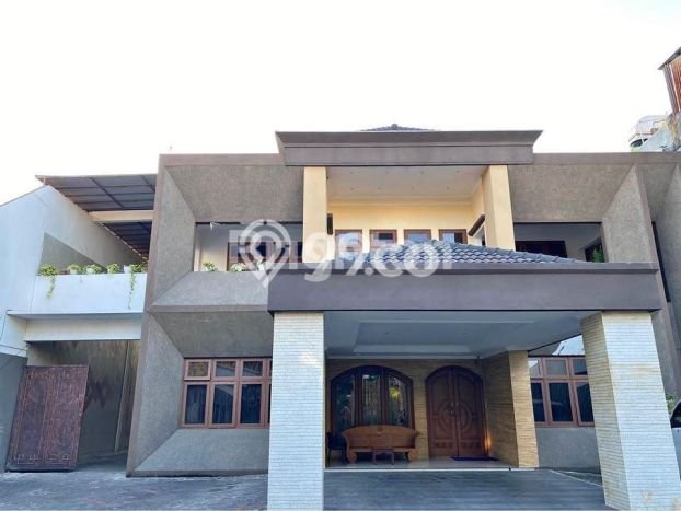 Jual Rumah Luas Megah Dengan View Eksklusif di Raya Darmo, Surabaya Jual Rumah Luas Megah Dengan View Eksklusif di Raya Darmo, Surabaya