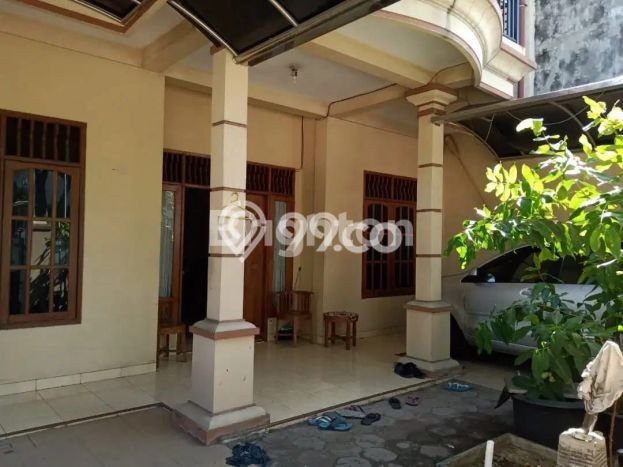 Jual Rumah Favorit Siap Huni LB 168m2 di Dukuh Pakis, Surabaya Jual Rumah Favorit Siap Huni LB 168m2 di Dukuh Pakis, Surabaya