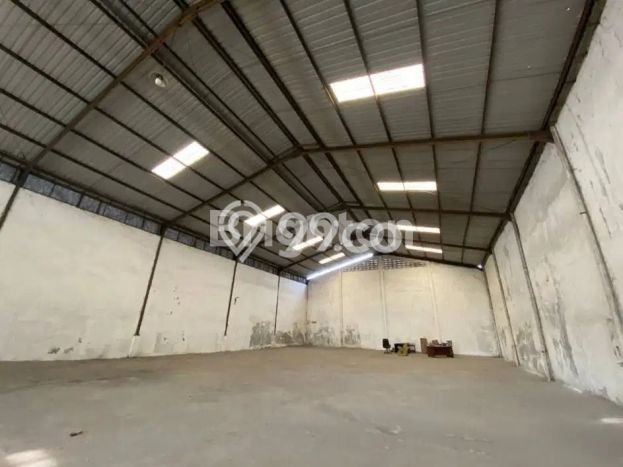 Disewakan Gudang di Kawasan Ramai Kalianak Luas 715m2 Disewakan Gudang di Kawasan Ramai Kalianak Luas 715m2