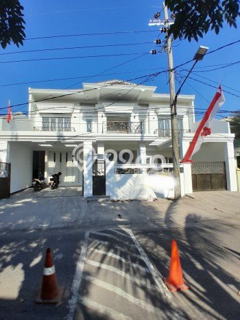 For Sale! Luxury House LT 300m2 Desain Elegan di Jemursari For Sale! Luxury House LT 300m2 Desain Elegan di Jemursari