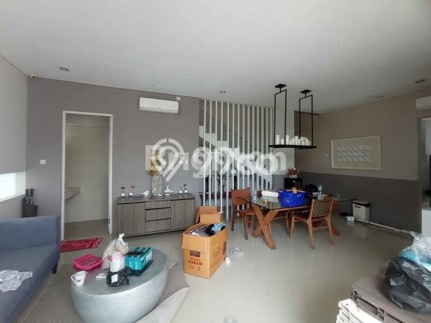 Dijual Hunian Mewah dengan Fasilitas Sekitar Komplit di Wiyung, Surabaya Dijual Hunian Mewah dengan Fasilitas Sekitar Komplit di Wiyung, Surabaya