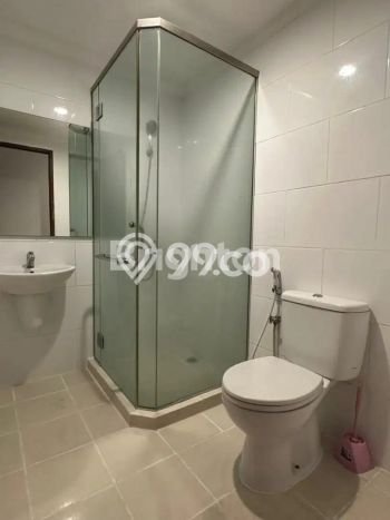 Apartemen Sewa 3 Kamar Hemat Siap Huni di Surabaya, Luas 98m2 Apartemen Sewa 3 Kamar Hemat Siap Huni di Surabaya, Luas 98m2