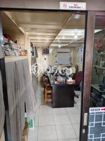 Ruko Dijual di Prime Area Surabaya Luas 170m2 Ruko Dijual di Prime Area Surabaya Luas 170m2