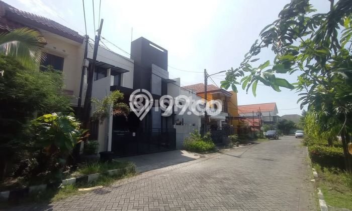 Rumah Elit LB 290m2 Siap Pakai Desain Elegan di Ketintang, Surabaya Rumah Elit LB 290m2 Siap Pakai Desain Elegan di Ketintang, Surabaya