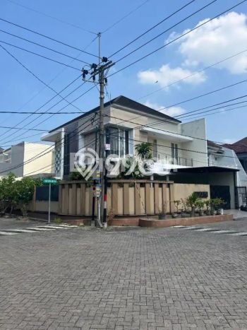 Hot Offer Hunian Premium Ideal dan Luas di Wiyung, Surabaya Hot Offer Hunian Premium Ideal dan Luas di Wiyung, Surabaya