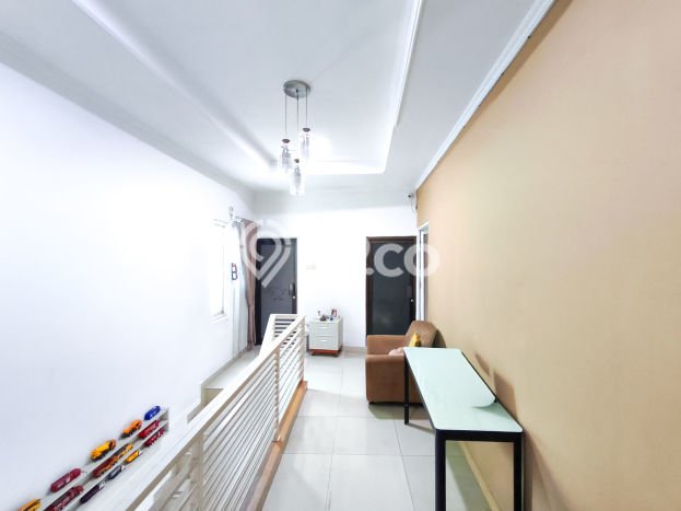 For Sale Rumah 5 Kamar Lokasi Ideal Bagus dan Strategis di Pamulang For Sale Rumah 5 Kamar Lokasi Ideal Bagus dan Strategis di Pamulang