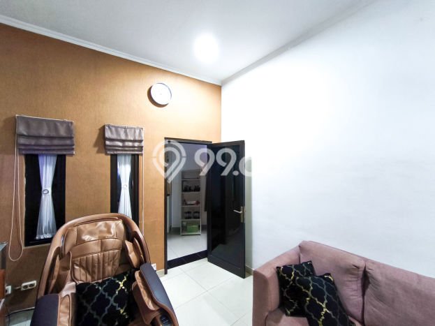For Sale Rumah 5 Kamar Lokasi Ideal Bagus dan Strategis di Pamulang For Sale Rumah 5 Kamar Lokasi Ideal Bagus dan Strategis di Pamulang