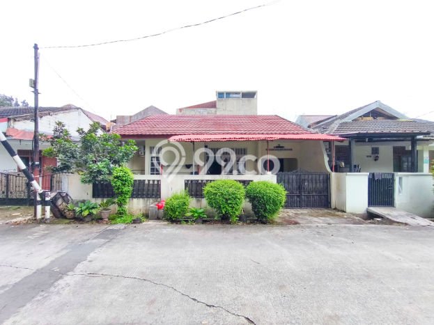 Rumah Minimalis 3 Kamar LT 140m2 di Graha Raya Rumah Minimalis 3 Kamar LT 140m2 di Graha Raya