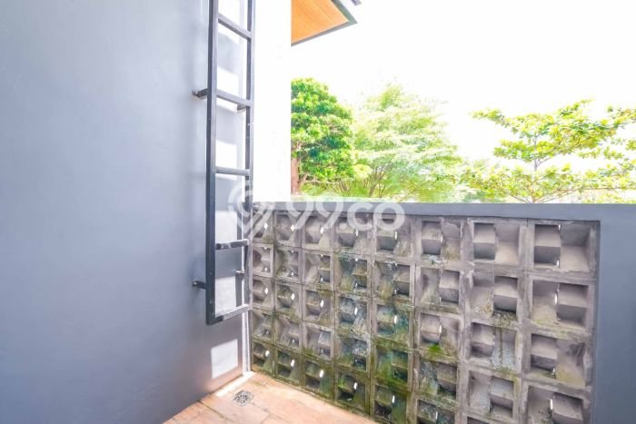 Hunian Elit LB 250m2 Siap Pakai Desain Elegan di Kota Wisata, Bogor Hunian Elit LB 250m2 Siap Pakai Desain Elegan di Kota Wisata, Bogor