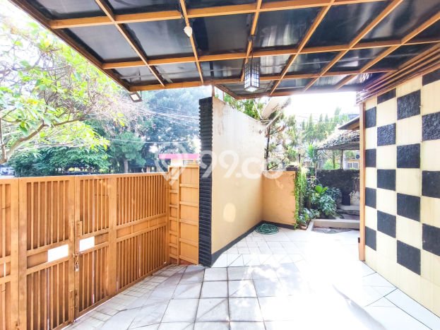 For Sale Rumah 5 Kamar Lokasi Ideal Bagus dan Strategis di Pamulang For Sale Rumah 5 Kamar Lokasi Ideal Bagus dan Strategis di Pamulang