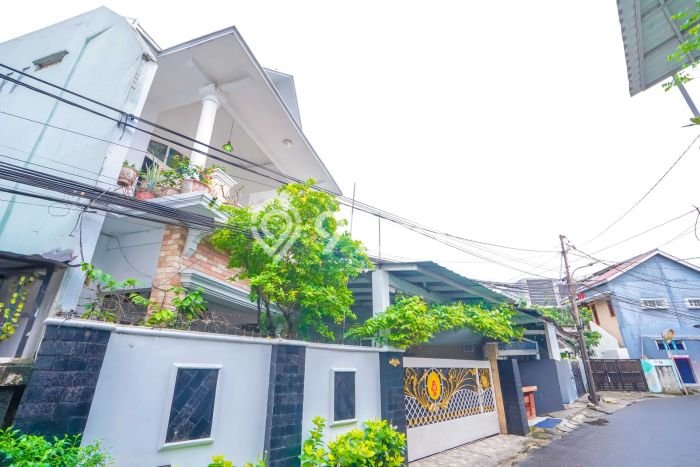 For Sale Rumah Mewah Exclusive di Jagakarsa, Jakarta Selatan For Sale Rumah Mewah Exclusive di Jagakarsa, Jakarta Selatan