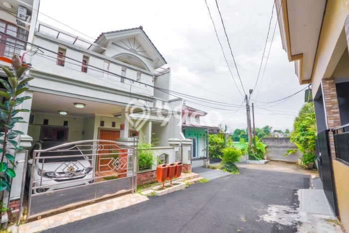 Rumah Strategis Modern Lb 100m2 di Cipayung, Jakarta Timur Rumah Strategis Modern Lb 100m2 di Cipayung, Jakarta Timur