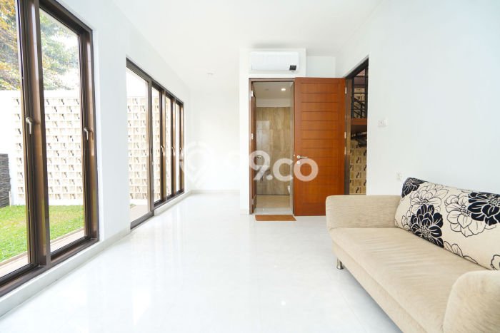 Kesempatan Memiliki Rumah Terawat di Kawasan BSD, Tangerang Kesempatan Memiliki Rumah Terawat di Kawasan BSD, Tangerang