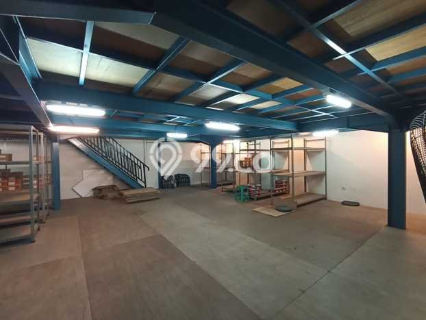 Area Ramai! Gudang Dijual di Daan Mogot untuk Bisnis Luas Bangunan 248m2 Area Ramai! Gudang Dijual di Daan Mogot untuk Bisnis Luas Bangunan 248m2