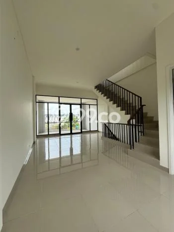 Ruko disewakan lokasi strategis Ciputat Tangerang Selatan 147m2 Ruko disewakan lokasi strategis Ciputat Tangerang Selatan 147m2