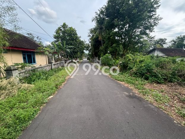 Tanah Kosong Dijual di Sleman dengan Area 121m2 Tanah Kosong Dijual di Sleman dengan Area 121m2
