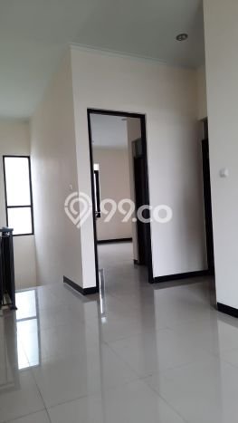 Rumah Luas Asri 3 KT Siap Huni di Taman Kopo Indah Bandung Rumah Luas Asri 3 KT Siap Huni di Taman Kopo Indah Bandung