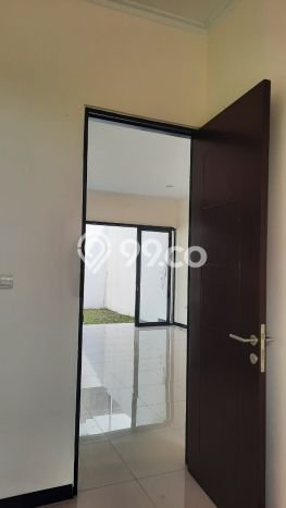 Rumah Luas Asri 3 KT Siap Huni di Taman Kopo Indah Bandung Rumah Luas Asri 3 KT Siap Huni di Taman Kopo Indah Bandung