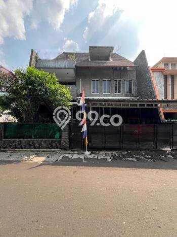 For Sale! Luxury House LT 895m2 Desain Elegan di Ampera For Sale! Luxury House LT 895m2 Desain Elegan di Ampera