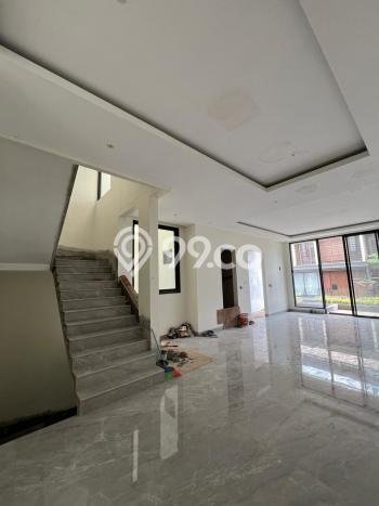 Jual Rumah Luas Elegan Dengan View Cantik di Permata Buana, Jakarta Barat Jual Rumah Luas Elegan Dengan View Cantik di Permata Buana, Jakarta Barat