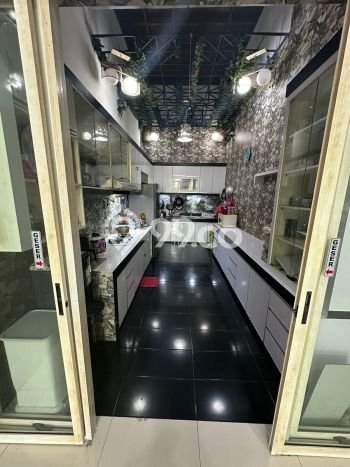 Hunian Elit LB 220m2 Siap Huni Desain Elegan di Daan Mogot, Tangerang Hunian Elit LB 220m2 Siap Huni Desain Elegan di Daan Mogot, Tangerang