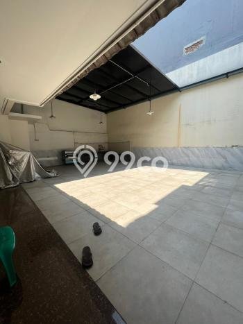 GOOD DEAL! Rumah area , 5 KT, Siap Huni, Luas 300m2m² LB 300m2m² GOOD DEAL! Rumah area , 5 KT, Siap Huni, Luas 300m2m² LB 300m2m²