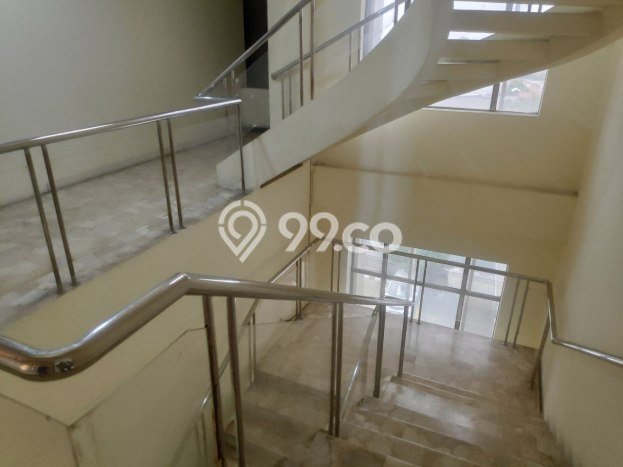 Kantor Disewa di Jakarta Selatan dengan LB 1000m2 Area Komersial Ramai Kantor Disewa di Jakarta Selatan dengan LB 1000m2 Area Komersial Ramai