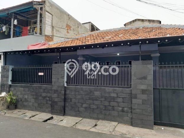 Siap Huni Rumah Mewah 3 Kamar di Pancoran Dekat ke Mana Pun Siap Huni Rumah Mewah 3 Kamar di Pancoran Dekat ke Mana Pun