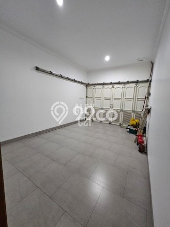 Hunian Mewah LB 400m2 Siap Pakai Desain Elegan di Klender, Jakarta Timur Hunian Mewah LB 400m2 Siap Pakai Desain Elegan di Klender, Jakarta Timur